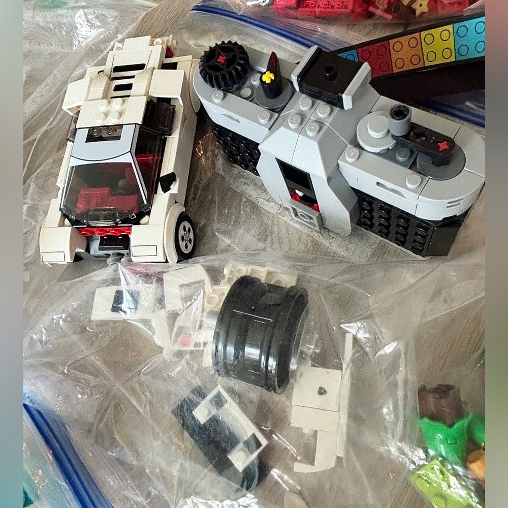 3.5lbs Assorted Lego Sets & People - Complete & Mostly Complete - Picture 6 of 12